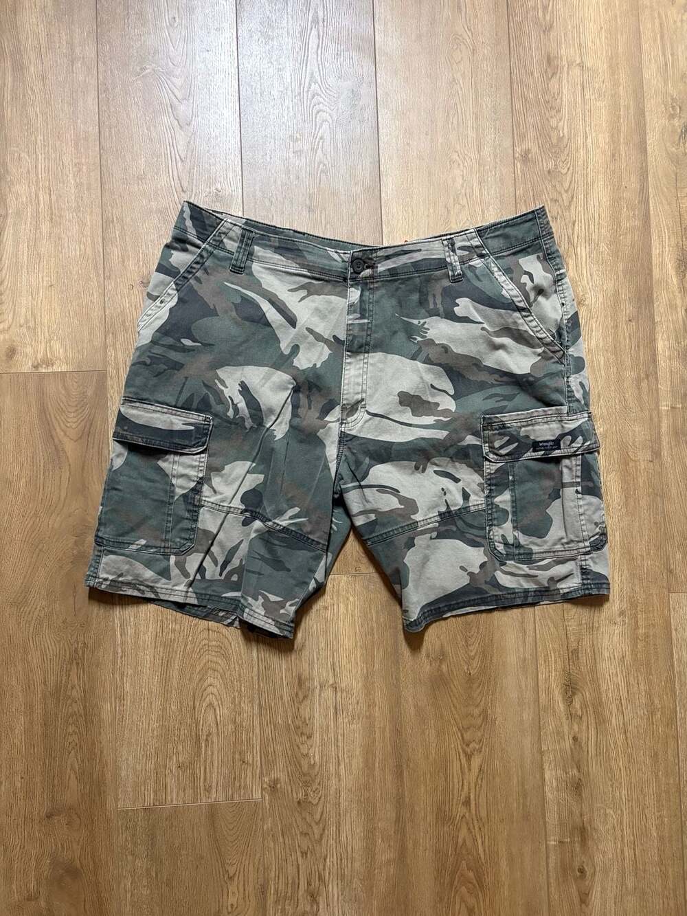 Wrangler Relaxed Fit Camouflage Cargo Shorts Green Camo Men's